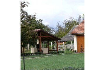 Ukrajina Privát Orosijevo, Eksterijer